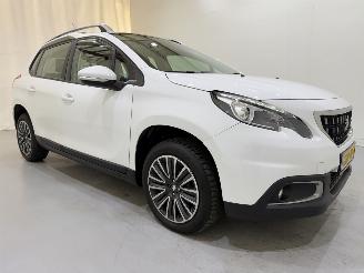 Peugeot 2008 1.2 PureTech 110 Allure picture 12