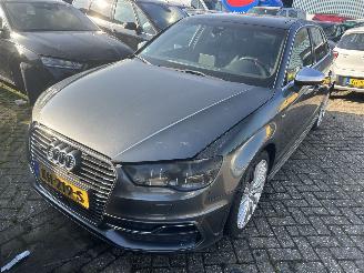 Unfallwagen Audi A3 Sportback E tron 1.4 Automaat 2015/12