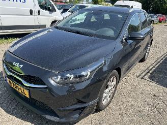 skadebil auto Kia Ceed 1.0 T-GDI  Stationcar   Automaat 2022/10