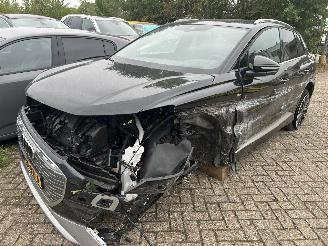 Schadeauto Audi Q4 45 E-Tron Quattro S Line 2025/6