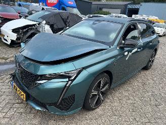 damaged passenger cars Peugeot 308 SW  1.2 Hybrid  Automaat   GT Uitvoerring 2025/6