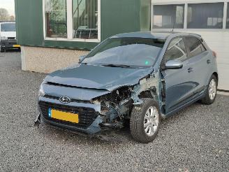 krockskadad bil auto Hyundai I-20 1.0 T-GDI Go Navi Cruise 2016/5