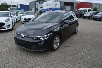 Schadeauto Volkswagen Golf VIII Lim. Life eTSI DSG AUTOMATIK 2021/3