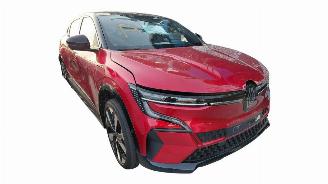 Coche siniestrado Renault Mégane E-Tech 5 Electric 2023/10