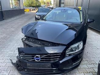 Salvage car Volvo V-60 V60 I (FW/GW), Combi, 2010 / 2018 2.4 D6 20V Plug-in Hybrid AWD 2015