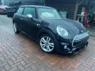 Salvage car Mini Cooper Mini (F56), Hatchback 3-drs, 2013 1.5 12V Cooper 2015/12