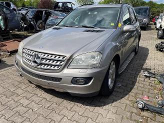 Sloopauto Mercedes ML ML II (164/4JG), SUV, 2005 / 2011 3.0 ML-320 CDI 4-Matic V6 24V 2006/3