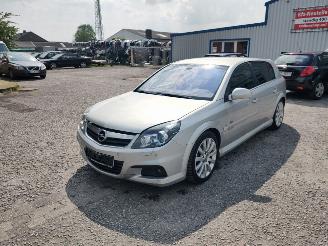disassembly passenger cars Opel Signum 1.9 CDTI Zilver Z157 Onderdelen Z19DTH Motor 2007/9
