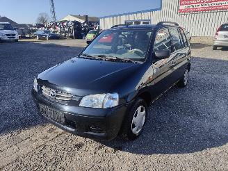 Salvage car Mazda Demio 1.4 Zwart A3F Onderdelen B3ME Motor 2002/7