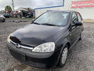 Coche siniestrado Opel Corsa 1,2 2002/12