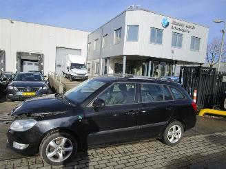 Voiture accidenté Skoda Fabia 12tdi Combi, NAVI, CLIMA 2011/1