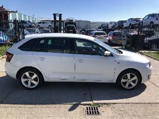 Voiture accidenté Skoda Rapid 1.0tsi E6 HB 2019/2