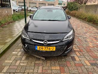 krockskadad bil auto Opel Astra 1.4 TURBO SPORT AUTOMAAT 2014/5