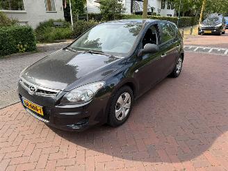 Hyundai I-30 1.4i dynamic picture 3