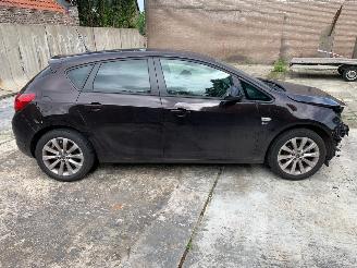 Opel Astra 1.4 COSMO picture 8