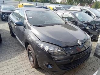 Autoverwertung Renault Mégane Megane III Grandtour (KZ), Combi 5-drs, 2008 / 2016 1.5 dCi 90 2011