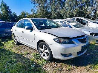 Coche siniestrado Mazda 3 1.6 Executive 2005/9