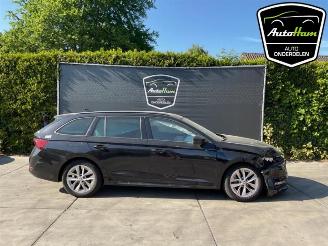 Uttjänta bilar auto Skoda Octavia Octavia Combi (NXAC), Combi 5-drs, 2019 1.0 TSI 12V 2021/8