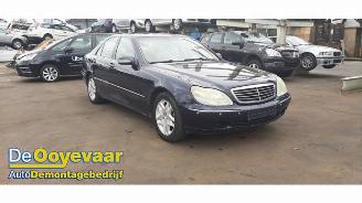 Vrakbiler auto Mercedes S-klasse S (W220), Sedan, 1998 / 2005 3.2 S-320 18V 2001/1
