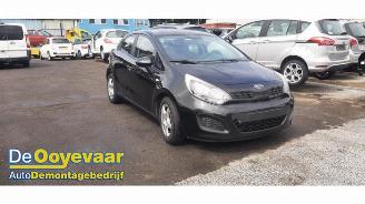 Coche siniestrado Kia Rio Rio III (UB), Hatchback, 2011 / 2017 1.4 CVVT 16V 2011/12