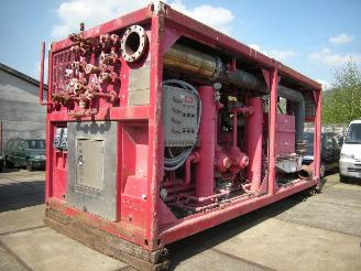 Avarii utilaje Caterpillar  OFFSHORE CONTAINER 20ft INCL WARMTEWISSELAAR 10 ft GASCOMPRESSOR UNIT V12 CATERPILLAR 2000/1