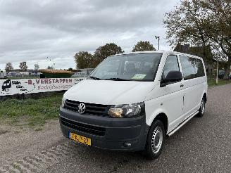 Voiture accidenté Volkswagen Transporter 2.0 TDI 62kw KOMBI / COMBI / PERSONENBUS L2/H1, PRIJS IS EXCL. BTW !!! 2013/5