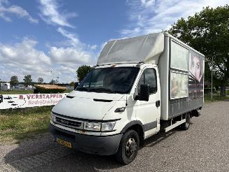 krockskadad bil bedrijf Iveco Daily 40c12 Bakwagen + Hydr. laadklep 2006/7