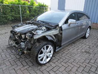 skadebil auto Mercedes CLS 350 V6 CDI Navi Leder Clima 2013/3