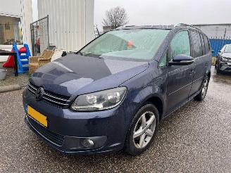 Auto incidentate Volkswagen Touran 1.6 AUTOMAAT TDI Highline BlueMotion BJ 2014 513.424 KM 2014/1