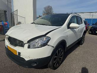 skadebil auto Nissan Qashqai 1.6 Connect Edition 2012/6