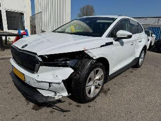 krockskadad bil auto Skoda Enyaq iV 80 2022/4