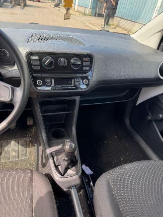 Volkswagen Up! 1.0 easy up! BlueMotion picture 10