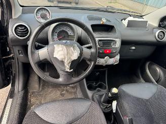Peugeot 107 1.0 Access picture 11