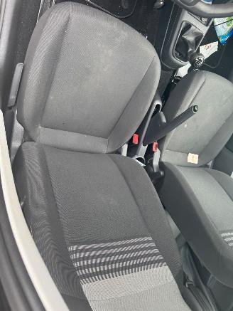 Volkswagen Up! 1.0 BMT move up! picture 17