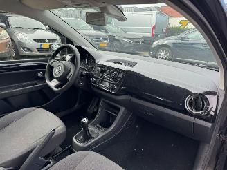 Volkswagen Up! 1.0 take up! BlueMotion picture 9