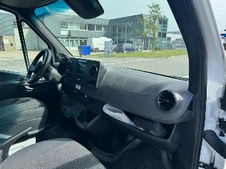 Mercedes Sprinter 211 1.9 CDI L2H2 FWD Functional picture 16