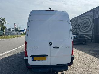 Mercedes Sprinter 211 1.9 CDI L2H2 FWD Functional picture 4