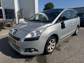skadebil auto Peugeot 5008 1.6 VTI Blue Lease 7p 2011/11