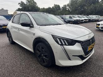 Vaurioauto  passenger cars Peugeot 208 1.2 PureTech GT Pack AUTOMAAT 2022/1