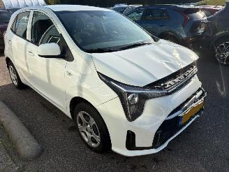 krockskadad bil auto Kia Picanto 1.0 DPI DynamicLine 2025/7