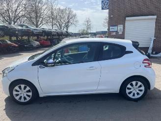 Sloopauto Peugeot 208 208 I (CA/CC/CK/CL), Hatchback, 2012 / 2019 1.0 Vti 12V PureTech 2014/7