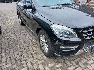 Schadeauto Mercedes ML Ml 350 benzine motor defect 2013/5