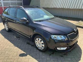 Coche siniestrado Skoda Octavia Octavia Combi (5EAC), Combi 5-drs, 2012 / 2020 1.2 TSI 16V 2014/2