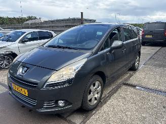 Vaurioauto  passenger cars Peugeot 5008 1.6 THP FAMILY 7 PERSOONS 2011/6