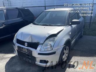 Coche siniestrado Suzuki Swift Swift (ZA/ZC/ZD1/2/3/9), Hatchback, 2005 / 2015 1.3 VVT 16V 2005/8