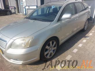 Coche siniestrado Toyota Avensis Avensis Wagon (T25/B1E), Combi, 2003 / 2008 2.0 16V VVT-i D4 2005/6