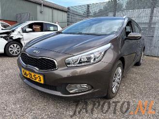 Vrakbiler auto Kia Cee d Cee'd Sportswagon (JDC5), Combi, 2012 / 2018 1.6 GDI 16V 2013/1