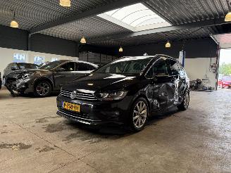 Coche accidentado Volkswagen Golf Sportsvan 1.4 TSI Highline 2017/2