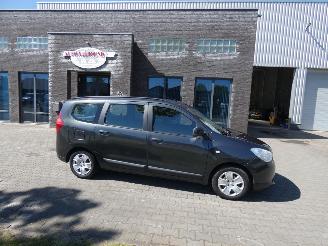 krockskadad bil auto Dacia Lodgy 1.2 TCe Lauréate 5p. 2013/1