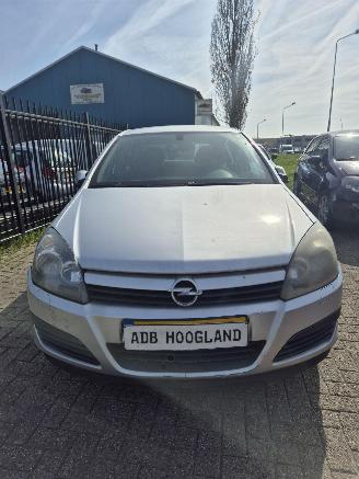 Salvage car Opel Astra H (L48) Hatchback 5-drs 1.6 16V Twinport (Z16XEP(Euro 4)) [77kW] 5-BAK 2005/1